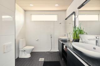 Platinum Swing - Spacious 4BR Villa with Panorama Views next to Kultaranta Resort - 3