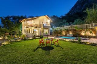 Alaya Stays Ramgarh Colonial-Style 2-BHK Villa Amidst the Hills with Private Pool & Garden - - 3