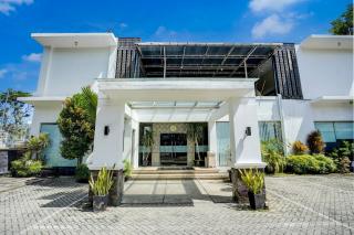 Townhouse Oak Padang near RTH Imam Bonjol formerly Bunda Hotel - Padang - 8