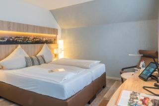 Hotel Restaurant Kromberg - Remscheid - 5