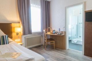 Hotel Restaurant Kromberg - Remscheid - 8