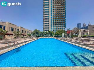 HiGuests - Luxe 2BR Overlooking Golf Course & Greenery - 7