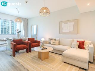 HiGuests - Luxe 2BR Overlooking Golf Course & Greenery - 8