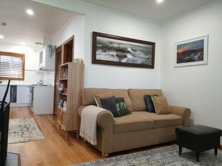Sleeps 10 Fully renovated Firepit and pool table - Melbourne - 8