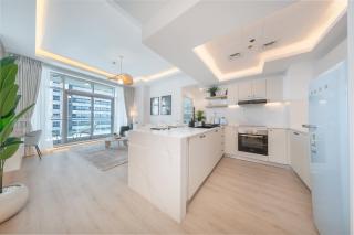 StayShort - Dubai Marina Apartment Sleeps 4 with Balcony - 4