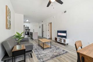 CozySuites in Glendale - Westgate with pool 11 - Glendale - 5