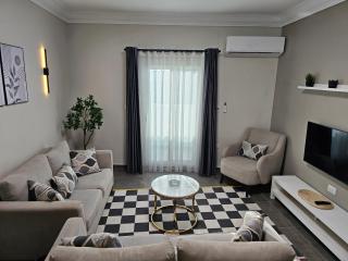 Cozy apartment 2BR ultra modern furnished with apanoramic view in 12th floor with all facilities to make your stay perfect شقة فندقية الترا مودرن بالطابق ال 12 بمنطقة سراى القبة بإطلالة رائعة على قصر القبة بها جميع الاحتياجات لتجعل اقامتك رائعة ومميزة - Il Cairo - 9