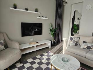 Cozy apartment 2BR ultra modern furnished with apanoramic view in 12th floor with all facilities to make your stay perfect شقة فندقية الترا مودرن بالطابق ال 12 بمنطقة سراى القبة بإطلالة رائعة على قصر القبة بها جميع الاحتياجات لتجعل اقامتك رائعة ومميزة - Il Cairo - 5