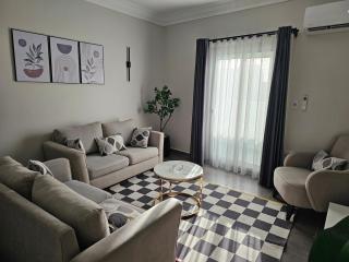 Cozy apartment 2BR ultra modern furnished with apanoramic view in 12th floor with all facilities to make your stay perfect شقة فندقية الترا مودرن بالطابق ال 12 بمنطقة سراى القبة بإطلالة رائعة على قصر القبة بها جميع الاحتياجات لتجعل اقامتك رائعة ومميزة - Il Cairo - 0