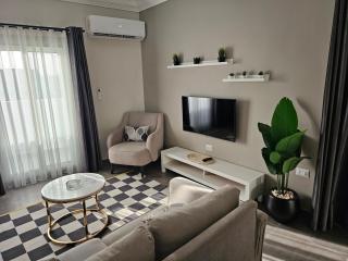 Cozy apartment 2BR ultra modern furnished with apanoramic view in 12th floor with all facilities to make your stay perfect شقة فندقية الترا مودرن بالطابق ال 12 بمنطقة سراى القبة بإطلالة رائعة على قصر القبة بها جميع الاحتياجات لتجعل اقامتك رائعة ومميزة - 1