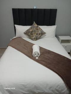 The Gem Suites & Spa - Parow - 2