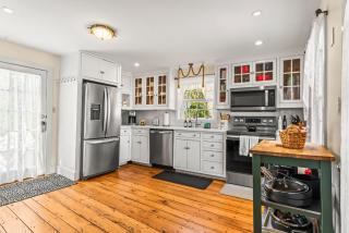 Downtown Mystic Captains House and cottage Water Views - Groton - 4