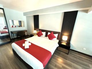 High Floor 2BR Loft Seaview Maritime by Golden Hour 0706 - 3