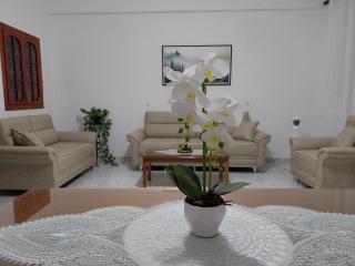 Vicky's Apartment, Aliko - 4