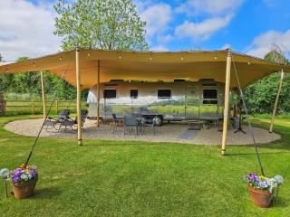 Lanes End Farm Airstream - Hawthorn - 8
