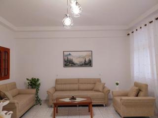Vicky's Apartment, Aliko - - 0