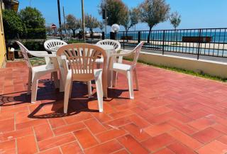 Fronte Mare con Giardino e Posto Auto - Terracina - 5
