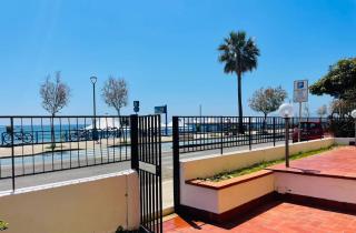 Fronte Mare con Giardino e Posto Auto - Terracina - 7