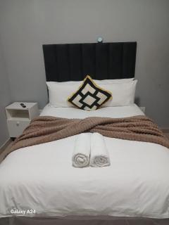 The Gem Suites & Spa - Parow - 7