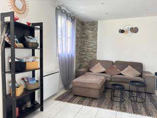 Jolie Colombe, maison 3 ch 2 sdb beau jardin terrasse aménagée à 15 mn à pied de la mer du centre Port en Bessin proche golf et d'Omaha Beach et Bayeux - 3