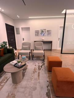 Manazil Hospitality - The Village 2BR Garden - 2301 - Banī Ghālib - 1