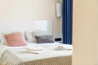 Lake and Sea View 1BR Cozy Apt - by Wehost - 7