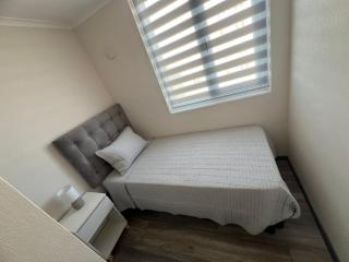 DEPARTAMANTO NUEVO EN CHILLÁN, ESTACIONAMIENTO Y AIRE ACONDICIONADO a - 3