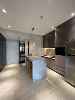 Luxurious & Intimate Apartment Podomoro Delipark - Medan - 2