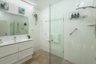 Trinity Beach Pearl 2BR Apt 3 min to Beachfront - Trinity Beach - 2