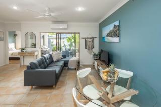 Trinity Beach Pearl 2BR Apt 3 min to Beachfront - Trinity Beach - 1