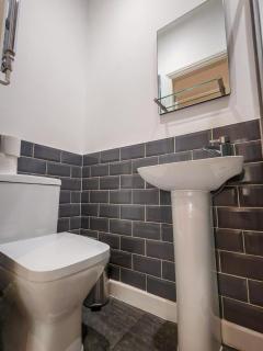 The Cosy Nook 3-4-7 - 9