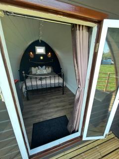 Dolafon Luxury Glamping Pod 2 With Hot Tub - St Asaph - 2