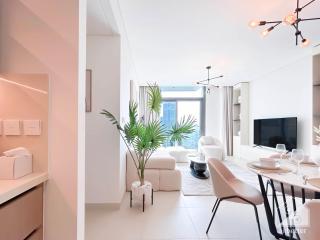 Full Luxury at Burj Crown 2B with City Views - 7