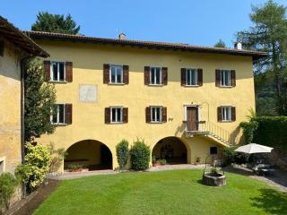 Villa del '600 con giardino e piscina - Trento - 9