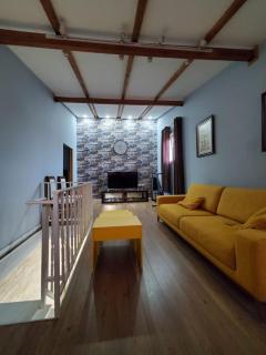 Stylish 2BR Duplex w Balcony - - 5