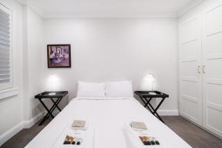 Easy Access 2BR Flat with Parking in Rose Bay - Sydney - 8