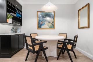 Easy Access 2BR Flat with Parking in Rose Bay - Sydney - 1