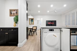 Easy Access 2BR Flat with Parking in Rose Bay - Sydney - 5
