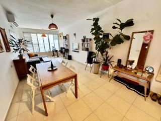 Lovely and quiet family apartment in the city center 15 min from the beach - Risjon Letsion - 0