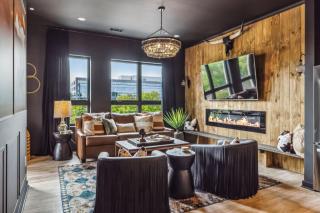 Let Er Buck on Music Row, Mins to Broadway with Pool, Gym, Balcony - 0