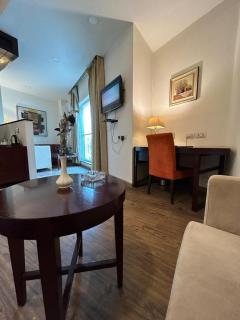 The Grand Paramont Near Delhi Airport Free Airport Drop - New Delhi - 1
