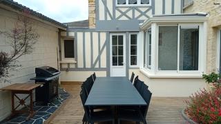 Embruns maison spacieuse rénovée 5 ch 3 sdb 2 WC belle terrasse aménagée barbecue à 250 m de la plage en plein centre d' Arromanches au coeur des plages du débarquement, proximité de Bayeux - Arromanches-les-Bains - 4