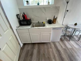 Private Studio Apartment - Hollywood - 2