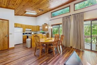 Bazil Bear's Cabin - 6