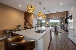 4 Bedroom New Luxury Home With Spa - 2