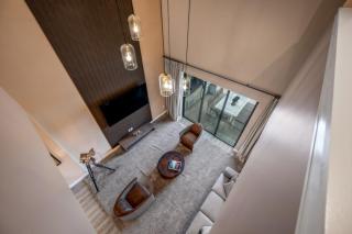 Stylish Townhouse Near Disney For Families - 0