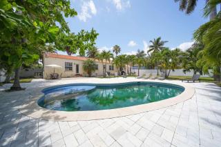 Hollywood Beach Bliss Villa Sleeps 10 - 3