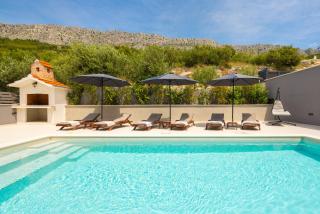 Luxury Apartment Lorena - Private Heated Pool - - Jesenice - 0