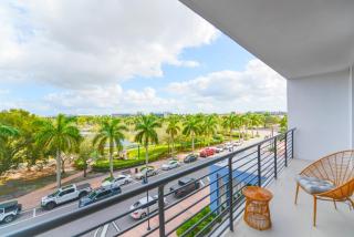 Modern Hotel with Pool & Gym in Prime Doral Location - Miami - 0
