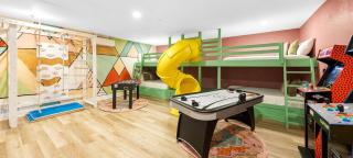 Large Vacation Home, Family Retreat, Pool, Hot Tub, Firepit, Playground, Pool Table, Poker, Chess, EV and more! - San Antonio - 6